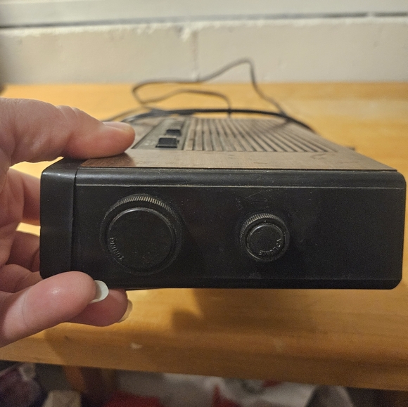 Realistic Chronomatic 211 WoodGrain Digital Alarm Clock AM&FM Radio-Tested&Works - Picture 6 of 8